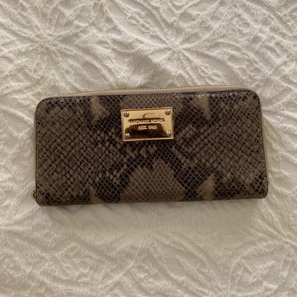 Michael Kors Snakeskin Wallet (missing zipper tag)